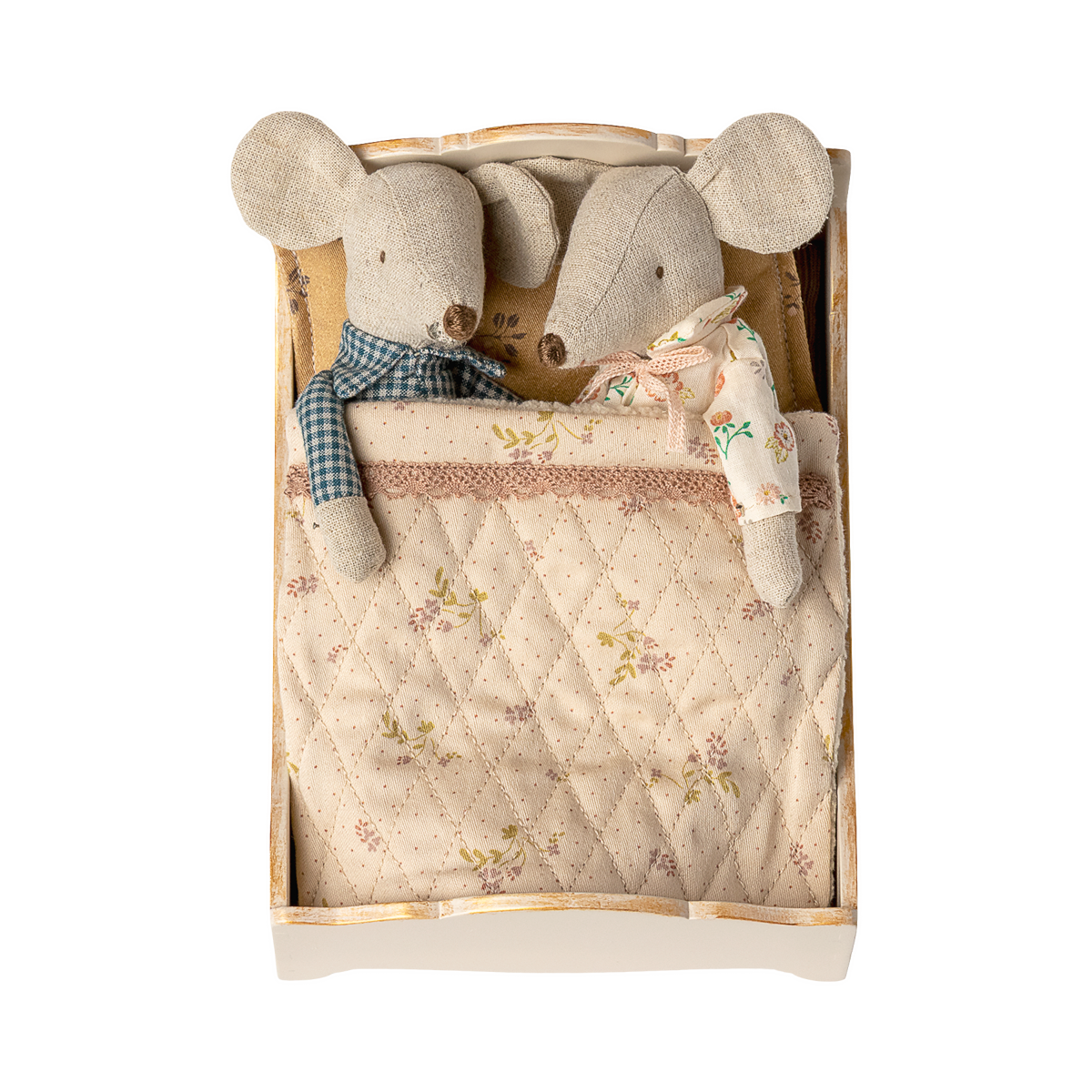 Maileg Bed Mouse Off White with mice