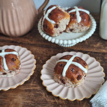 Single Hot Cross Bun by Ratatouille Miniatures *Pre-Order*