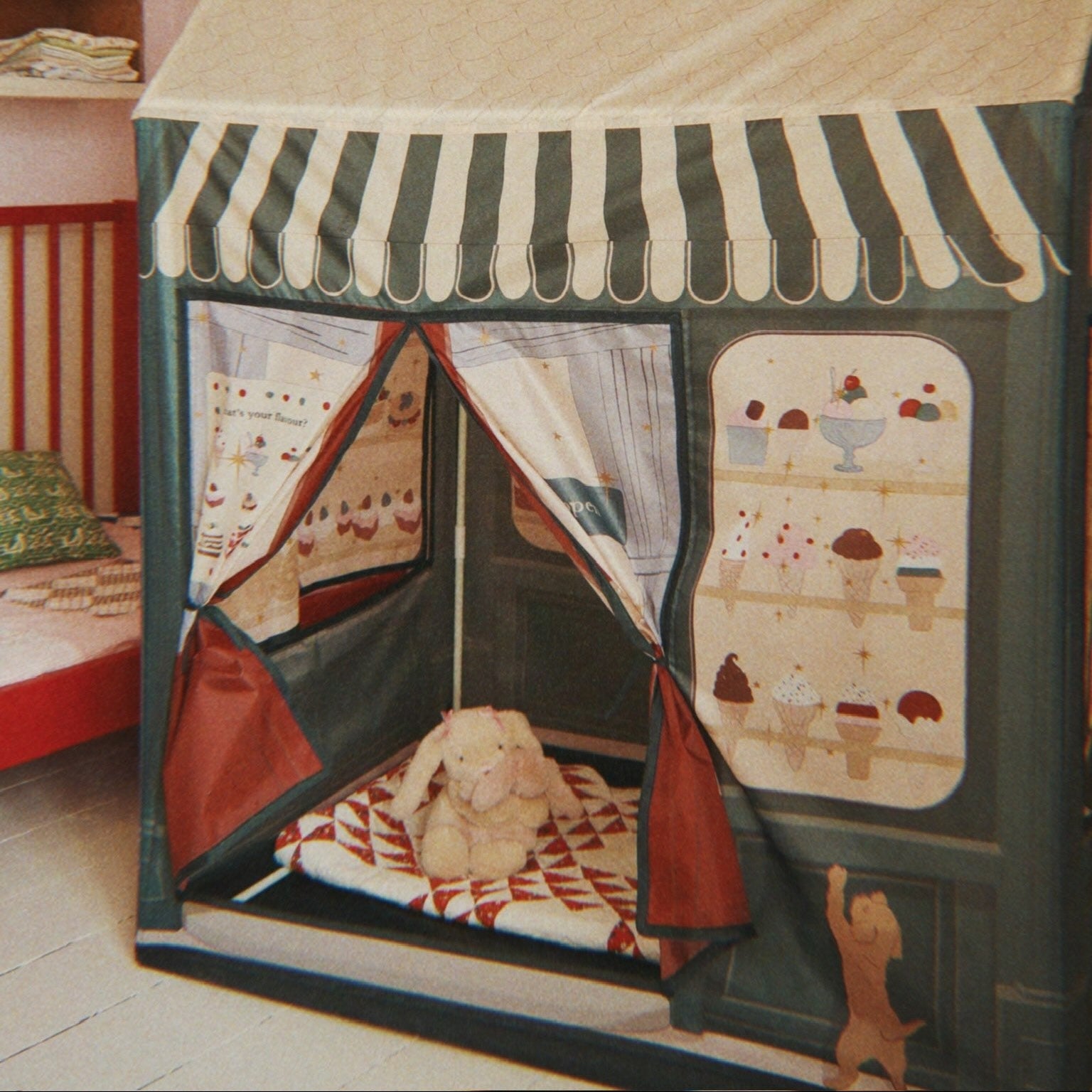 Konges Slojd Bunny Hugs in tent