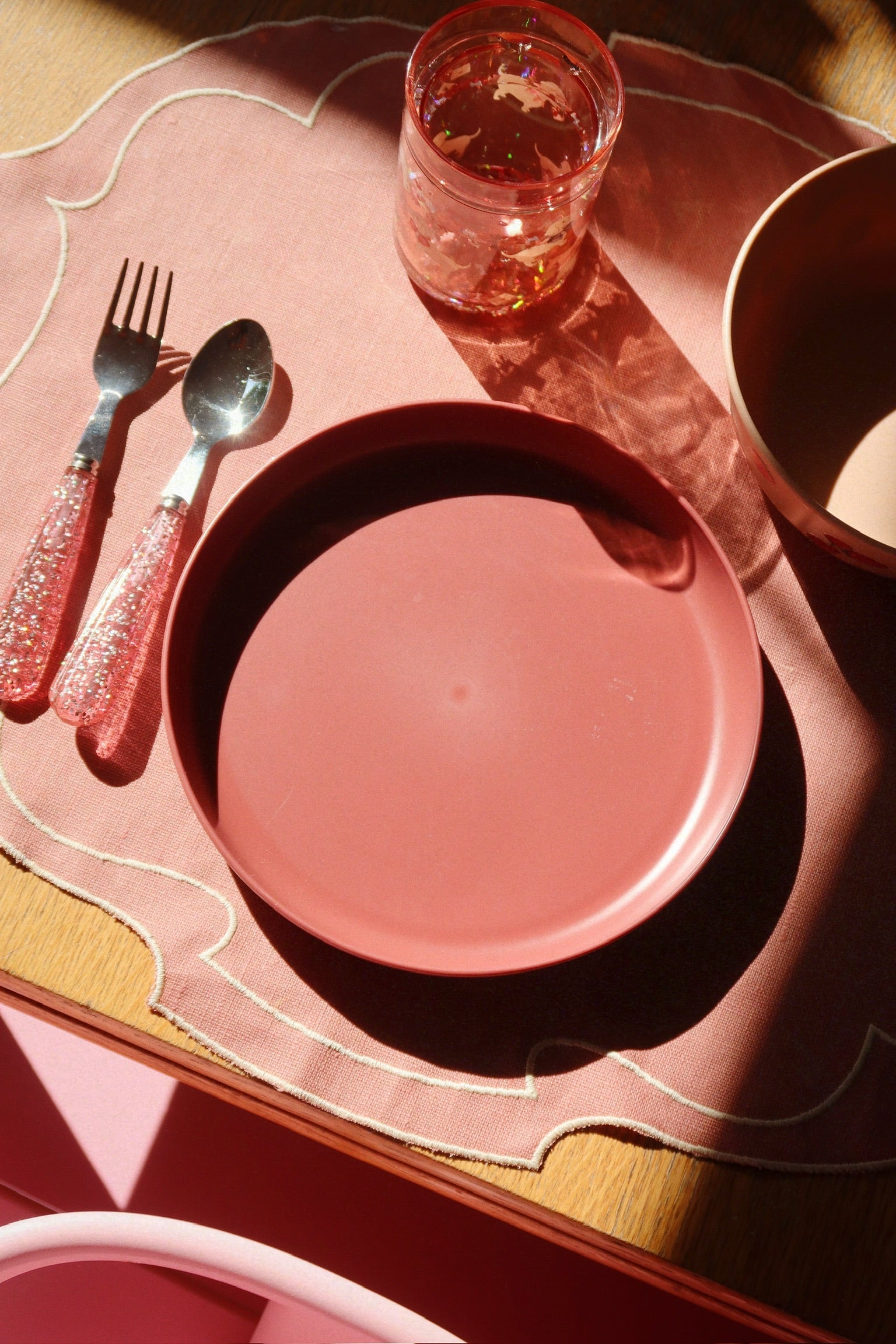 Konges Slojd Woof Letter Rose Glitter Cups breakfast time