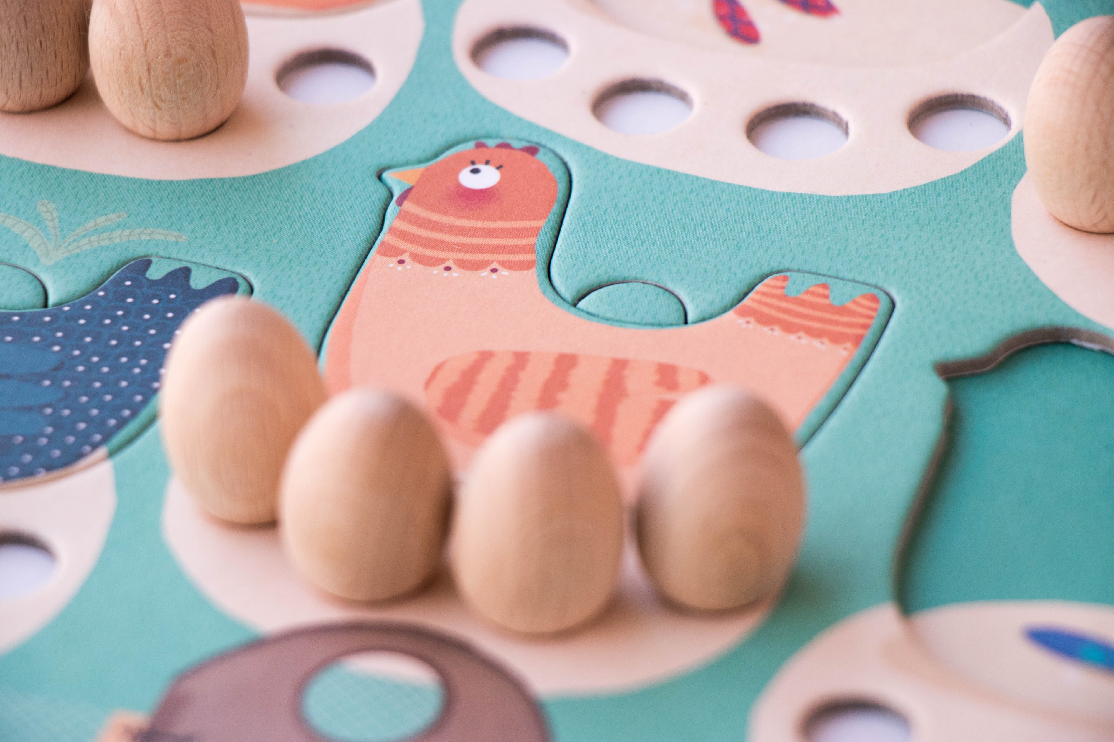 Londji Family Game Cluck Cluck The Fox eggs