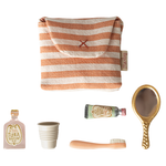 Maileg Toothbrush Set in Bag Mouse Coral Stripe contets