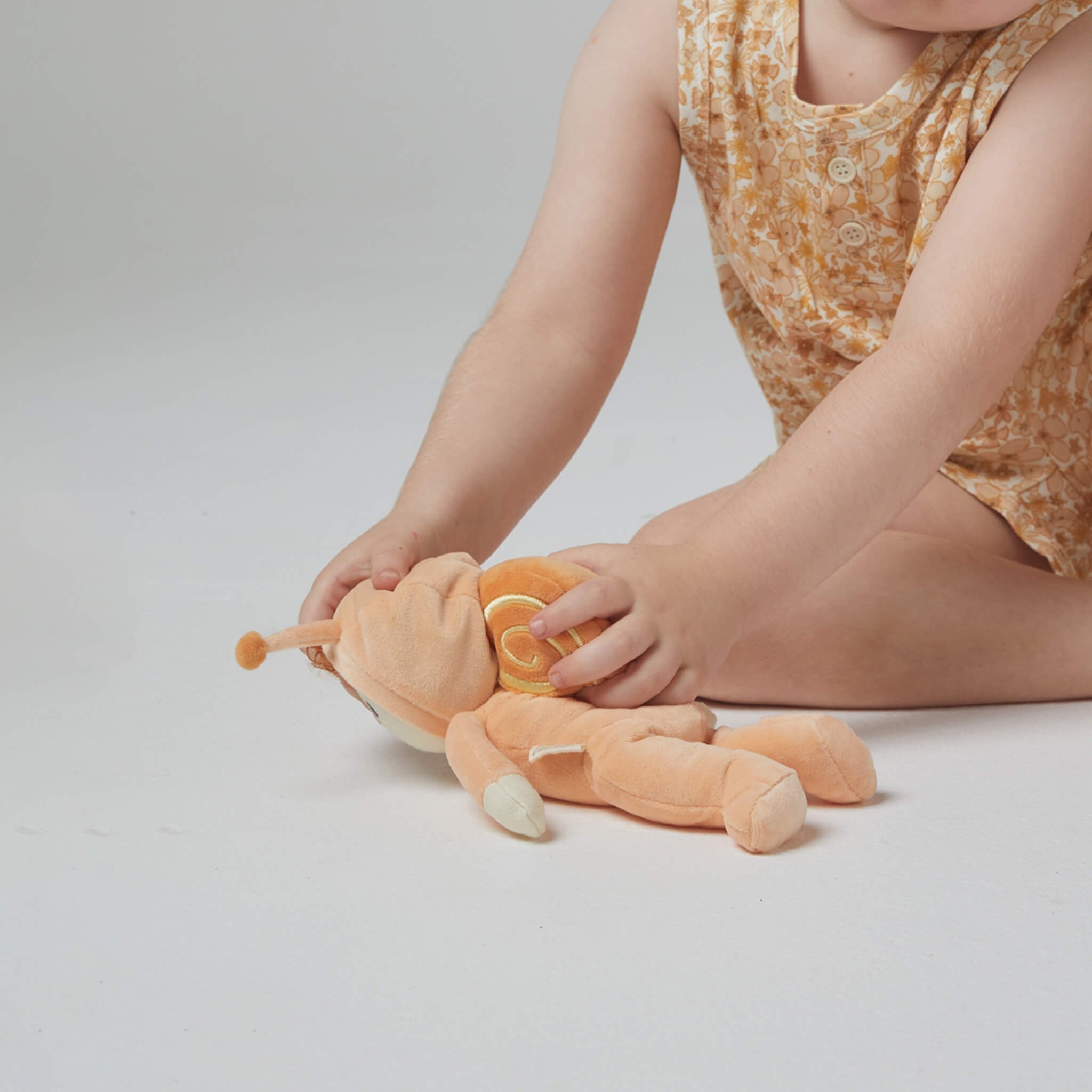 Olli Ella Dinky Dinkum Backyard Buddies - Scottie Snail *Restock Coming Soon*