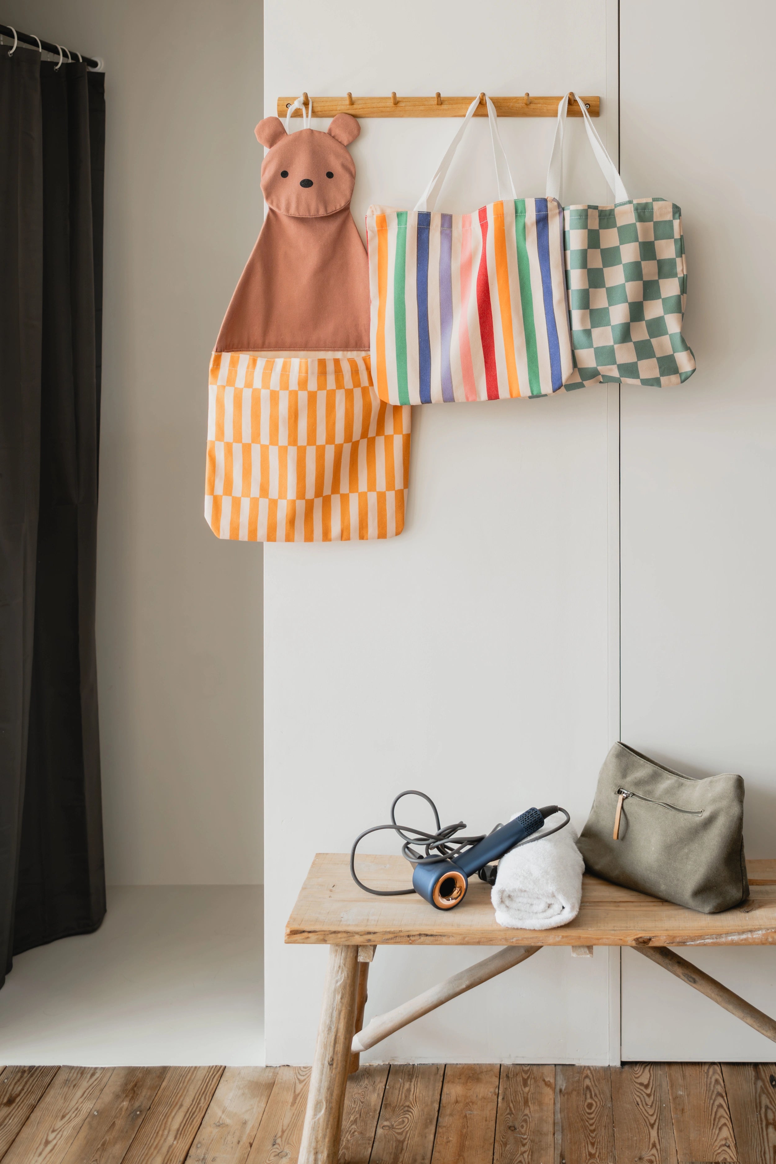 Toto Bear bag with bags on hooks